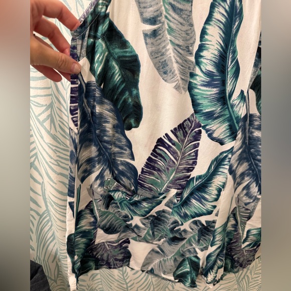 Sleeveless Banana Frond Romper - Picture 4 of 11